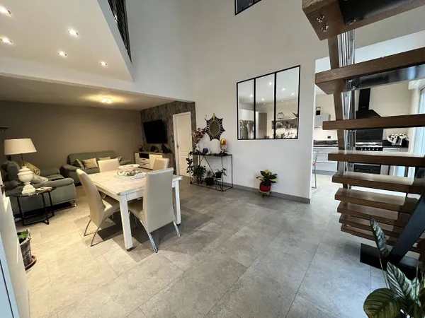 Maison 7 pièces 214 m² 