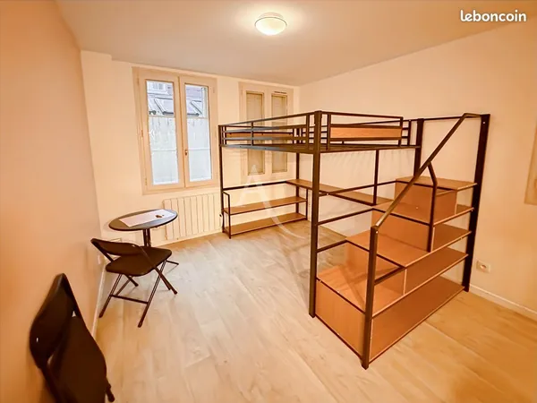Studio 1 pièce 18 m² 