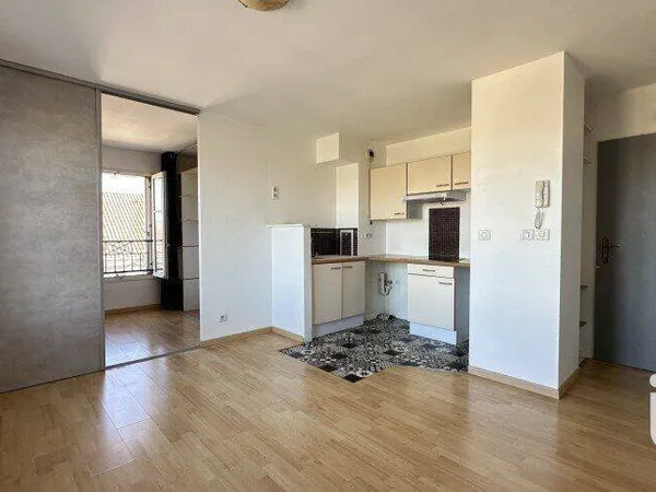 Studio 1 pièce 29 m² 