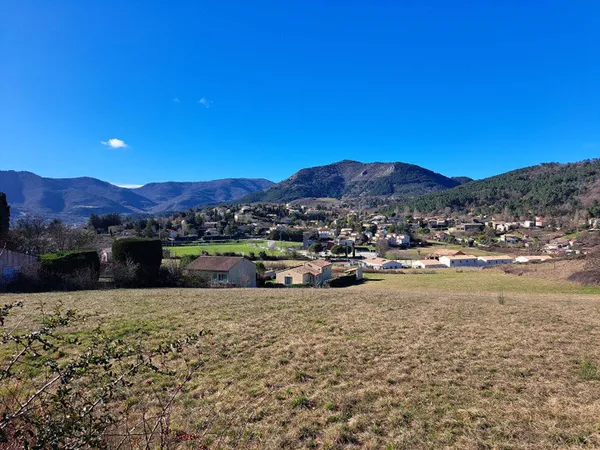 Terrain constructible 1012 m² 