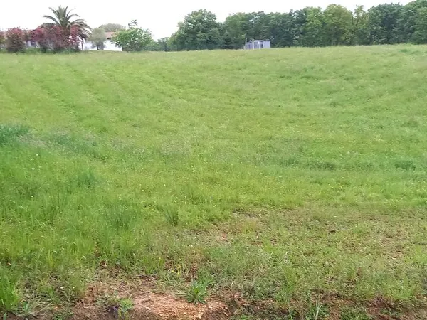 Orée du bois, grand terrain de 1859 m2 près BAYONNE 