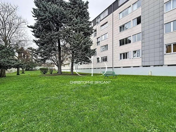 Appartement Villejuif 3 pièce(s) 49.36 m2 