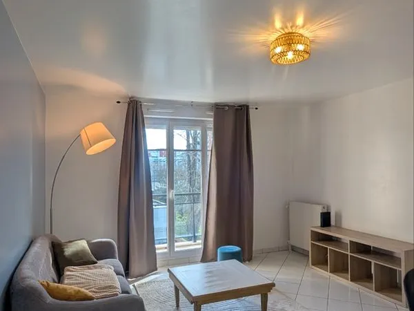 Grand T2 meublé - Balcon + parking - Chelles 
