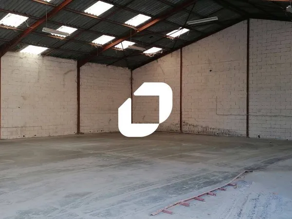 Entrepôt 603 m² 