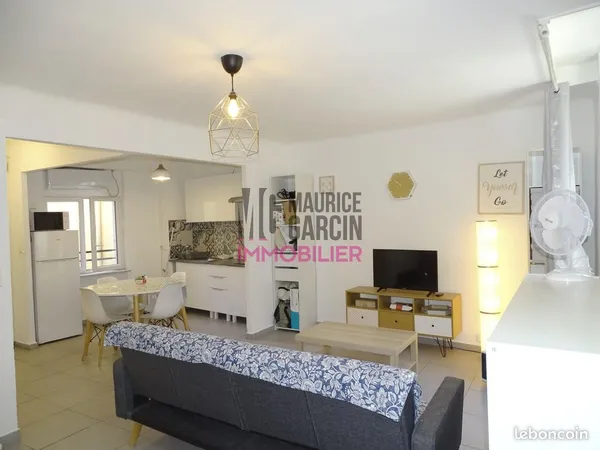 Studio 1 pièce 33 m² 