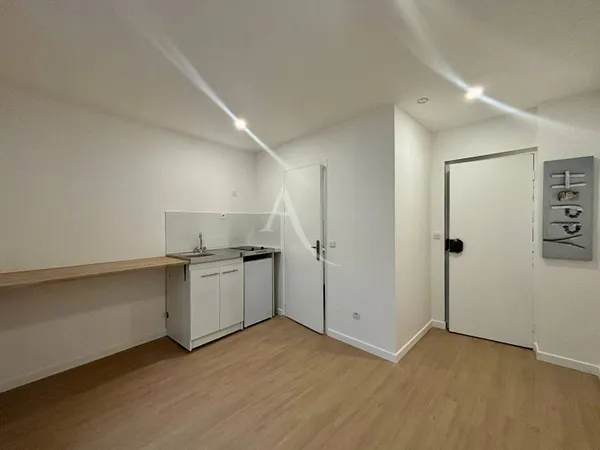 Appartement 1 pièce 13 m² 