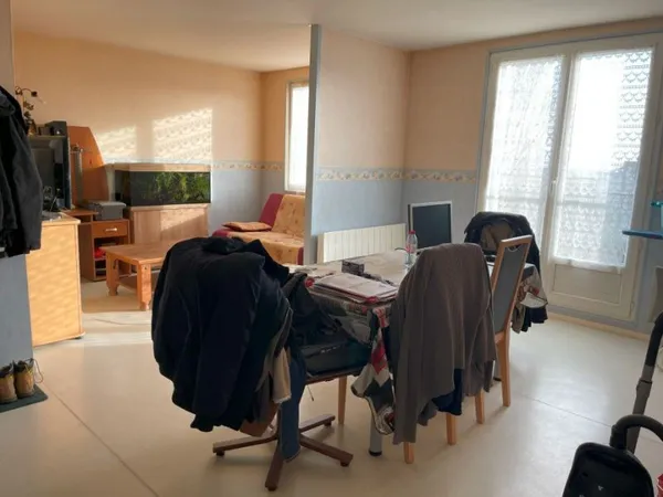 Appartement dernier étage avec 2 chambres à acheter à Beauva