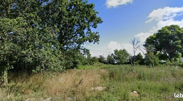 Terrain 300 m² 
