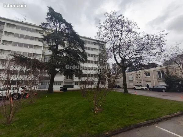 Studio 1 pièce 27 m² 