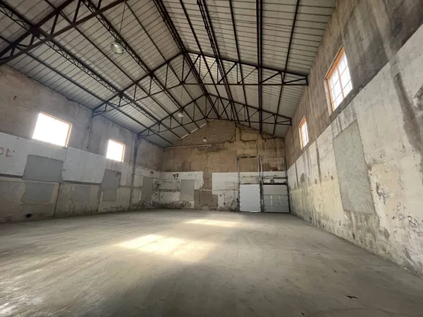 Local d'activité 440 m² 