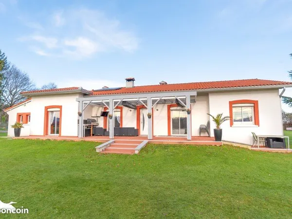 Villa 5 pièces 143 m² 