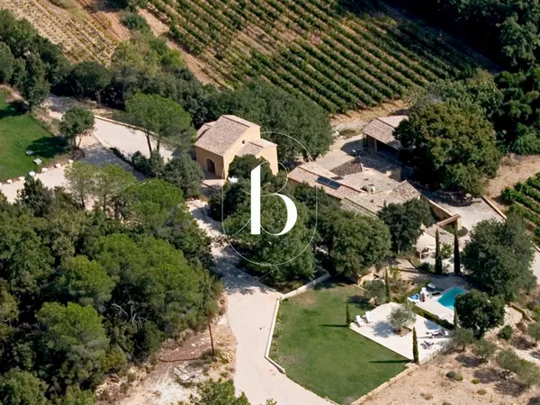Mas provençal 13 pièces 282 m² 
