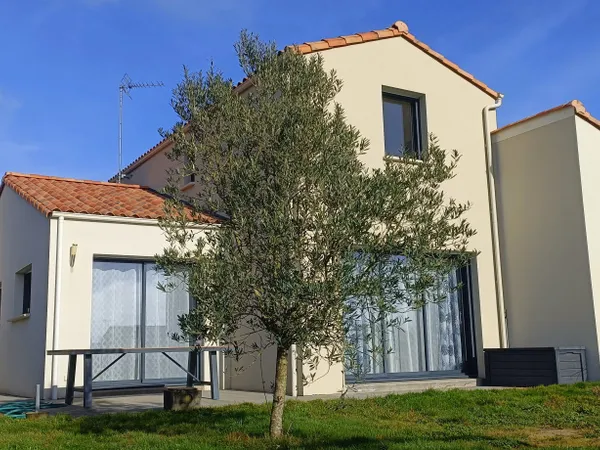 Les Epesses même, pavillon de plain pied de 2015 d'env 130 
