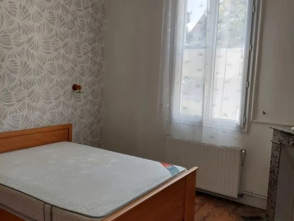 Chambre meublée proche fac médecine quartier Arlac 