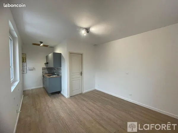 Studio 1 pièce 19 m² 