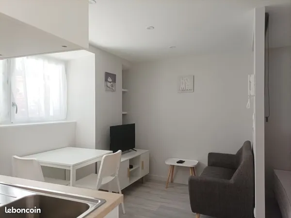 Studio T1 bis meublé proximité IFSI IUT lycées hôpital et commerces - dispo 