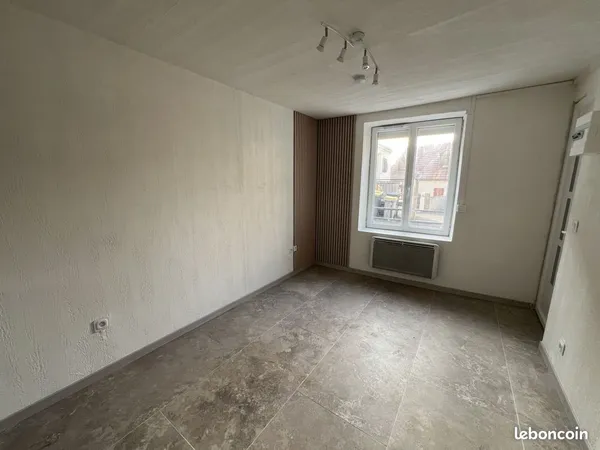 Studio 1 pièce 14 m² 