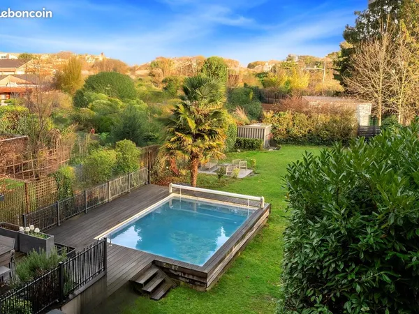 Maison 10 pièces 330 m² 