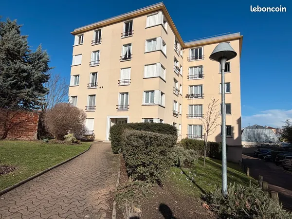 Colombes - rue Victor Hugo - Appartement 3 pièces - 56,21 m² - 2 chambres - 1er étage 