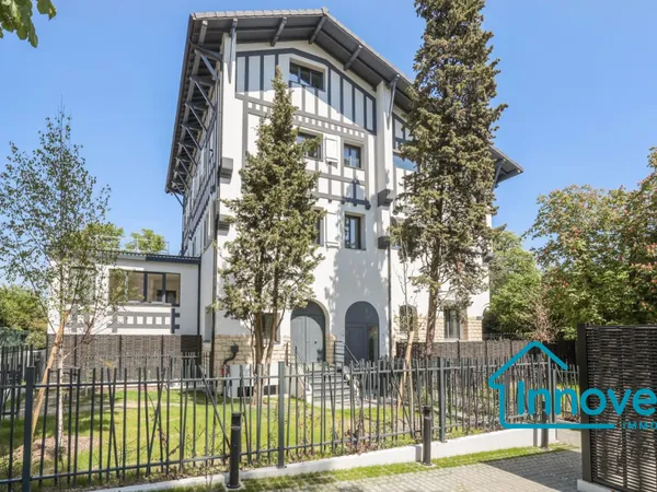 APPARTEMENT 201M2 + STUDIO 48 M2AU COEUR D UNE DEMEURE BASQUE 