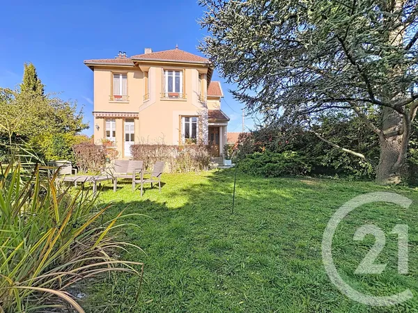 Maison 8 pièces 130 m² 