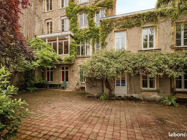 Maison 10 pièces 395 m² 