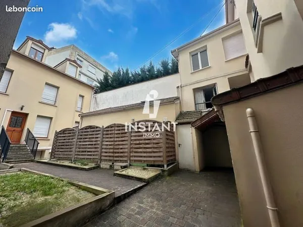 Studio 1 pièce 26 m² 