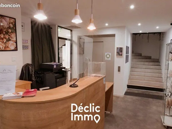 Bureau 400 m² 