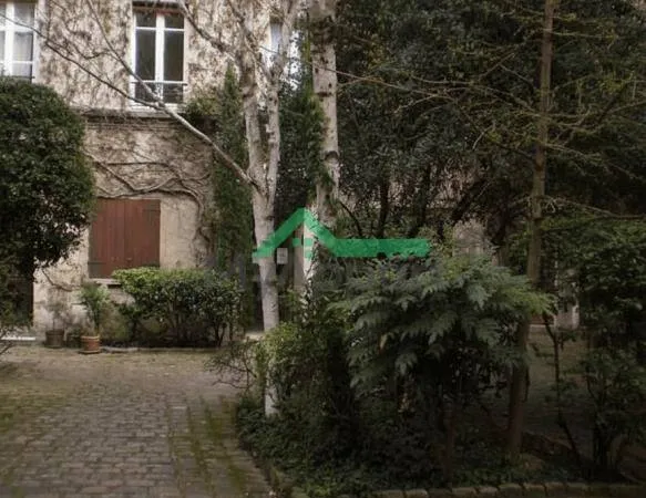 Studio 1 pièce 32 m² 