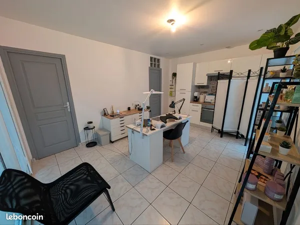 Location local commercial 32m2 avenue de bordeaux narbonne 