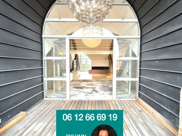 Loft 6 pièces 132 m² 
