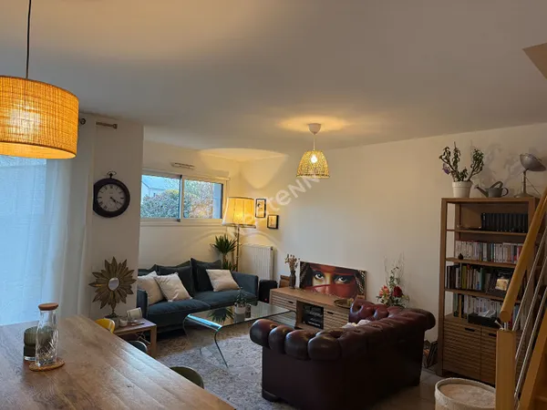 Maison récente à vendre à Châteaugiron - 4 chambres, garage et jardin 