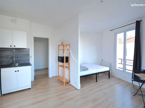 Studio 1 pièce 28 m² 