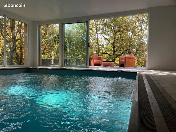 Maison avec piscine intérieure 