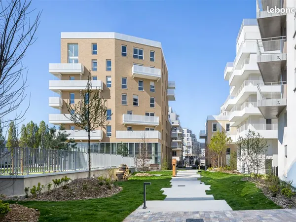 Boutique 130 m² BONDY 