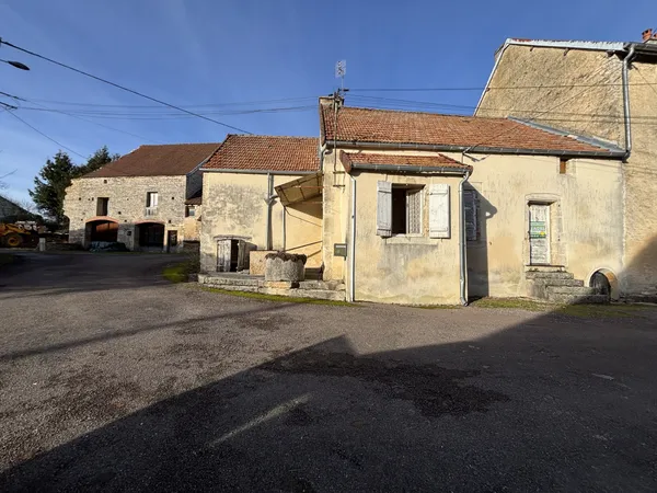 Proche de Baigneux les juifs : maison de 80m2 avec un jardi 