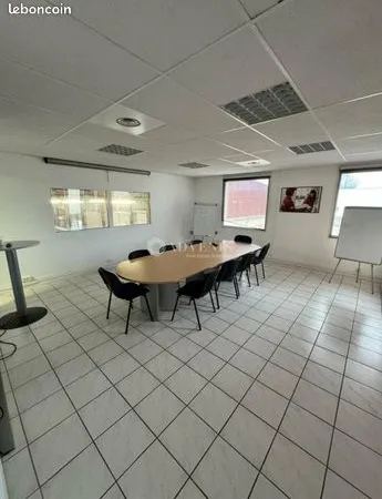 Local commercial 1745 m² 