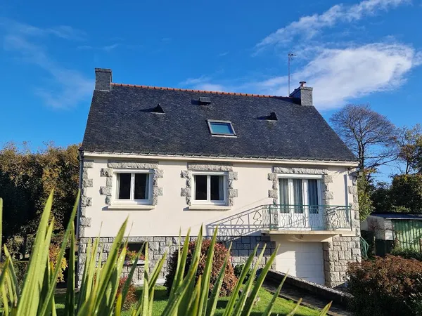 Maison d'habitation à saisir entre BAUD et CAMORS!! 