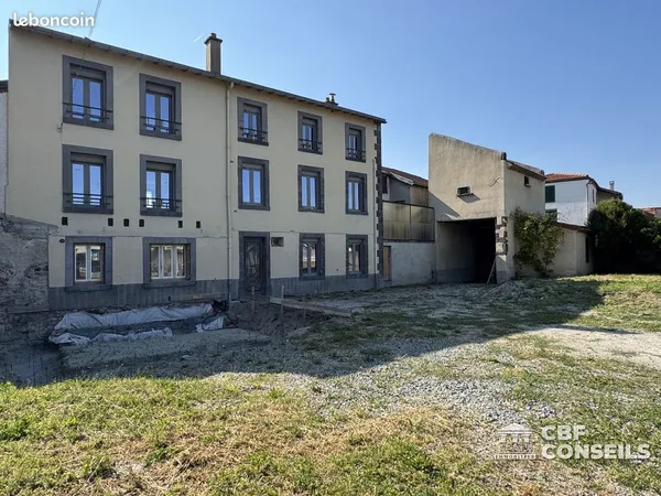 Propriété 6 pièces 202 m² 