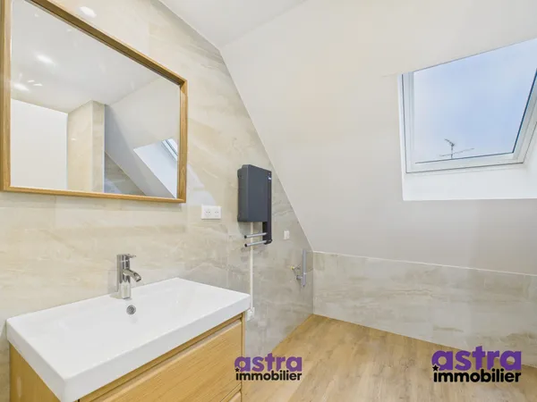 Appartement rénové, spacieux et lumineux 