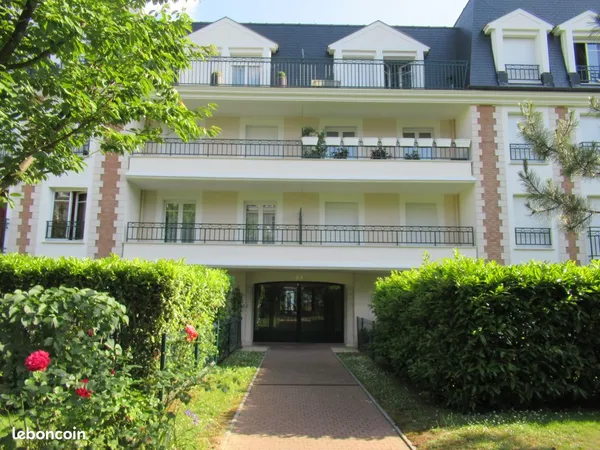 Location MEUBLEE Appartement T2 de 50 m² centre-ville 