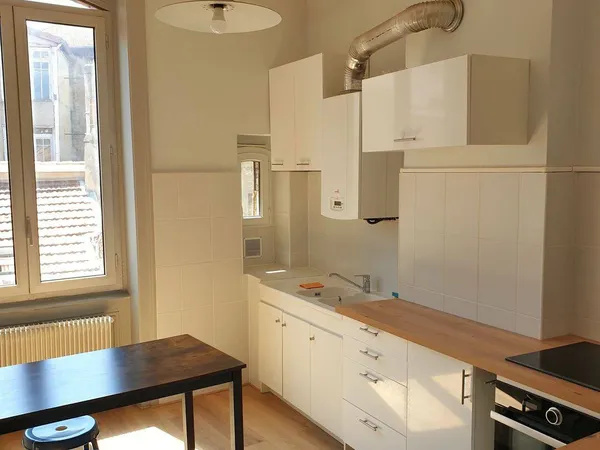 Appartement 1 pièce 82 m² 