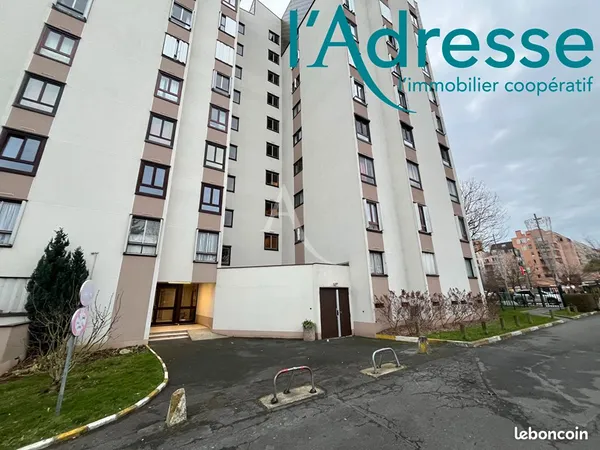 Studio 1 pièce 28 m² 