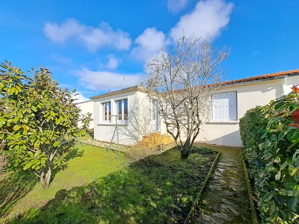 CHALLANS 83 M² 3 CHAMBRES PROCHE CENTRE VILLE ET HYPER U ! 