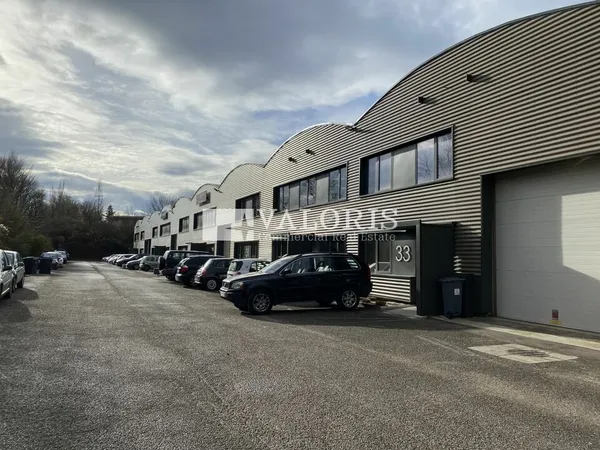 Local industriel 1010 m² 