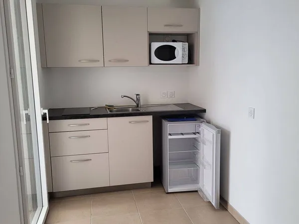 Studio 1 pièce 27 m² 