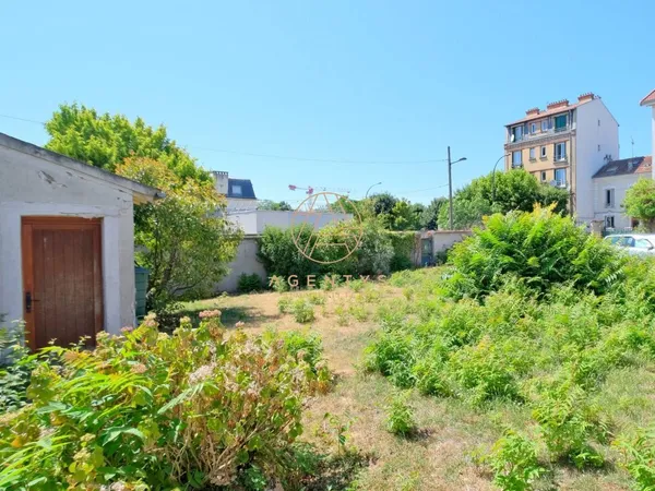 Terrain 302 m² 