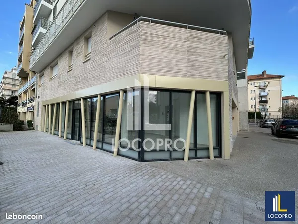 Local commercial 58 m² 