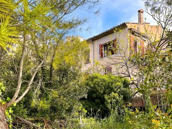 Maison de caractère avec terrain 