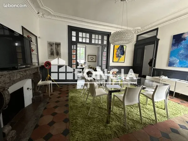 Maison 9 pièces 241 m² 